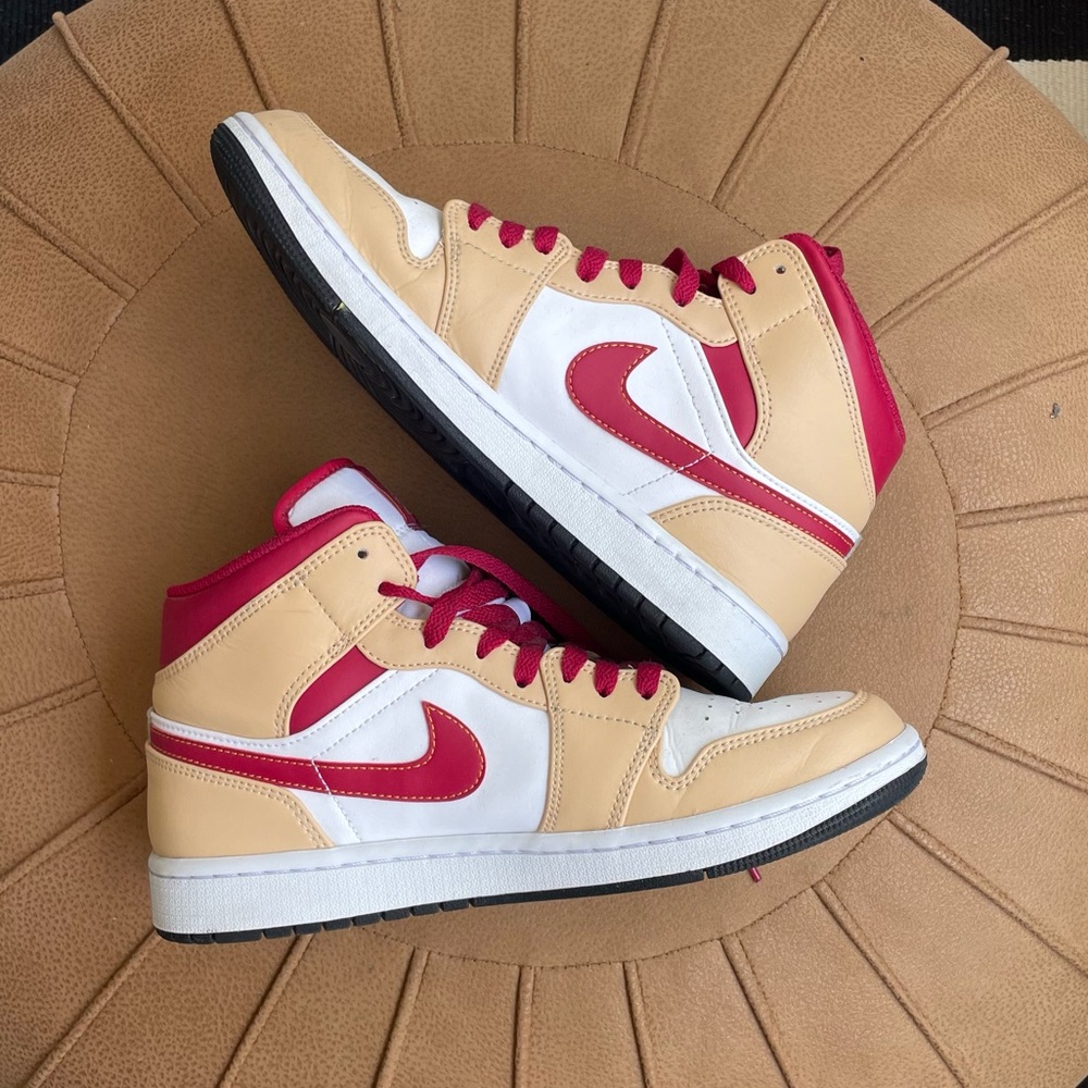 Air Jordan 1 Mid 'Light Curry Cardinal Red'